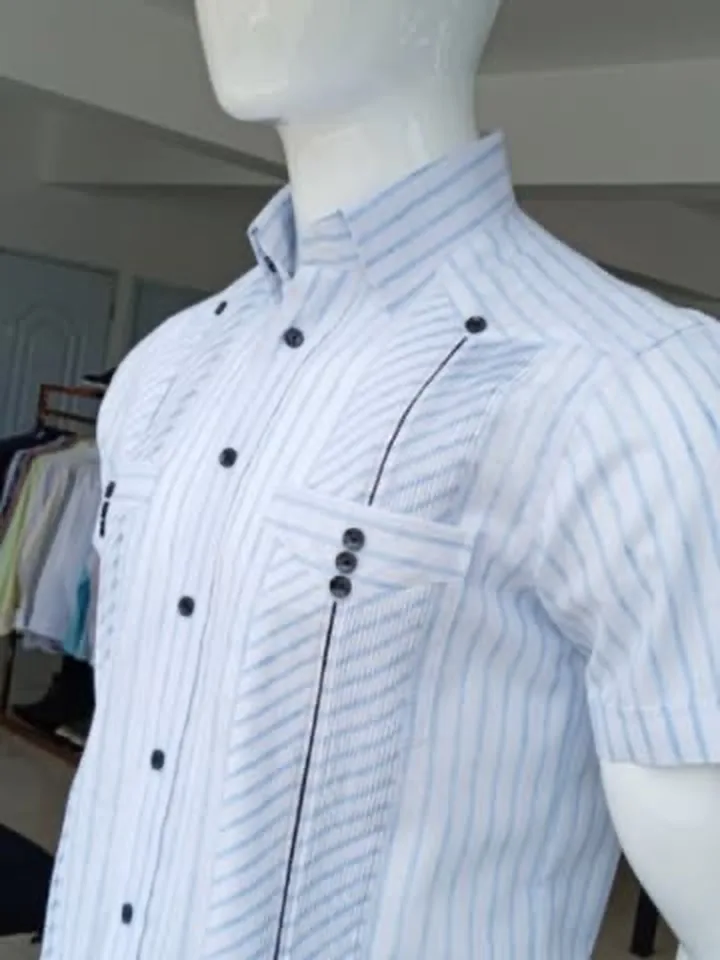 Chacabana de rayas confeccionada por Alquimista, sobre maniquí, foto de nuestro Instagram