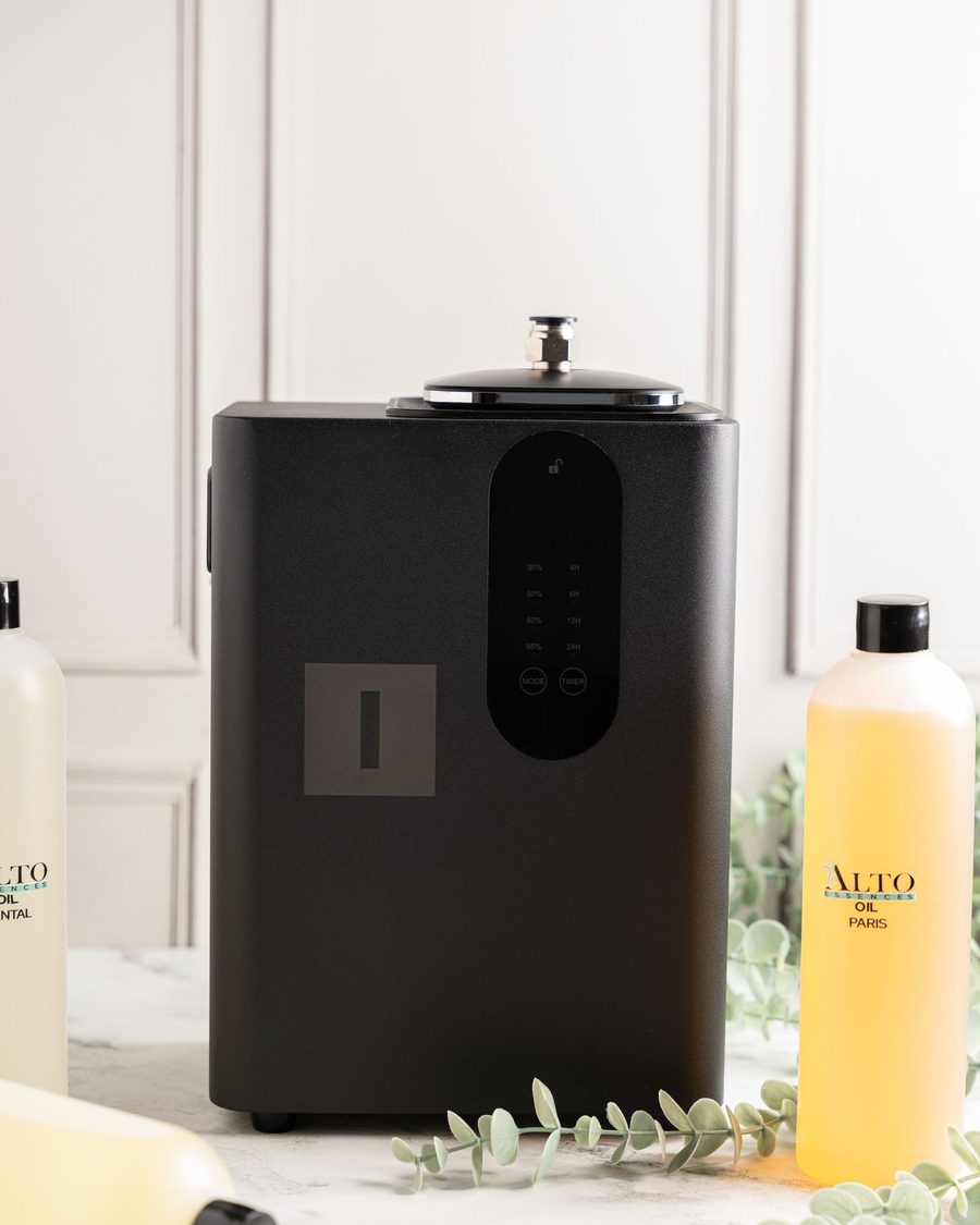 Difusor Infinity de Alto Essences, unidad comercial negra con panel digital