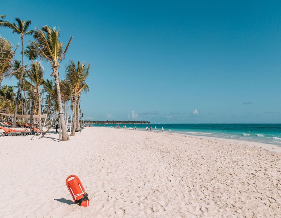 White sand and turquoise shallows on a Punta Cana beach