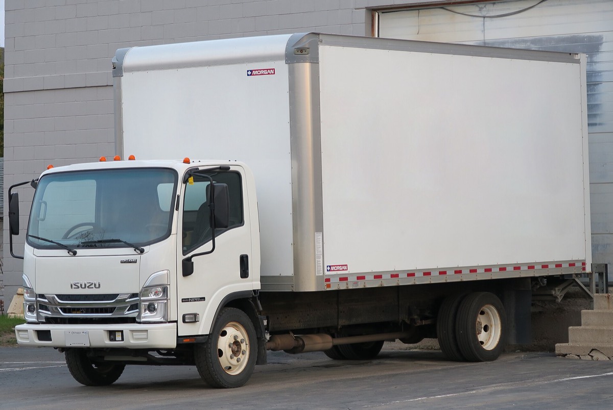 Box truck Isuzu NPR blanco